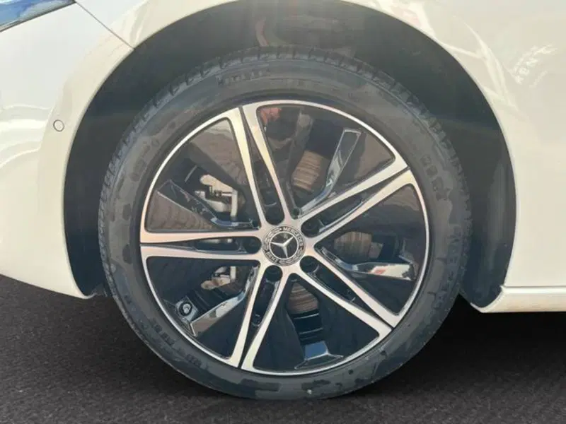 Mercedes-Benz Classe A Sedan usata a Milano (10)