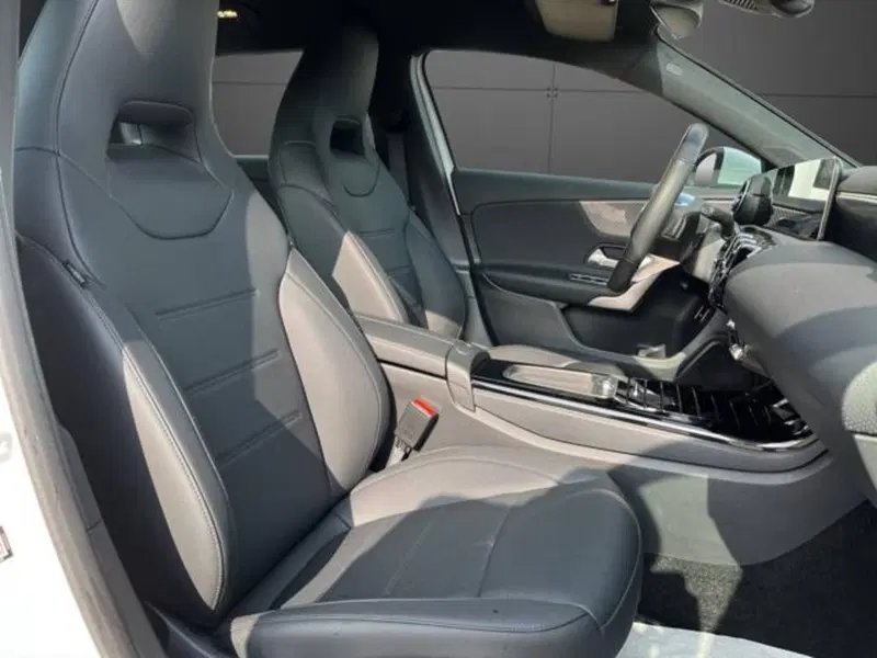 Mercedes-Benz Classe A Sedan usata a Milano (11)