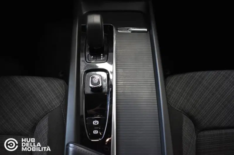 Volvo XC60 usata a Perugia (12)