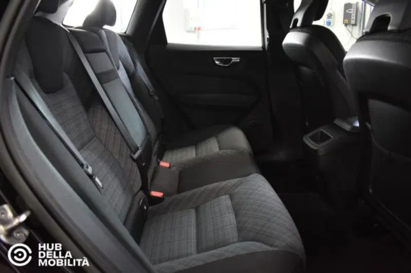 Volvo XC60 usata a Perugia (18)