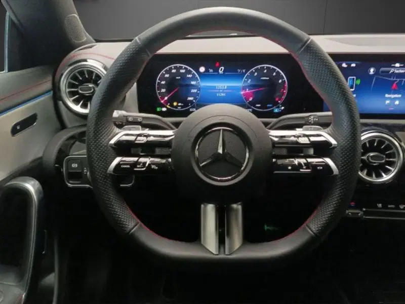 Mercedes-Benz CLA Shooting Brake usata a Novara (11)