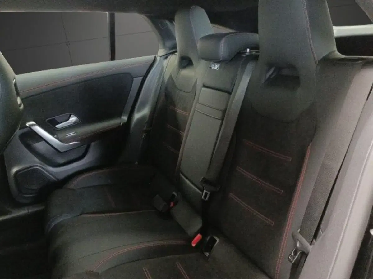 Mercedes-Benz CLA Shooting Brake usata a Novara (18)