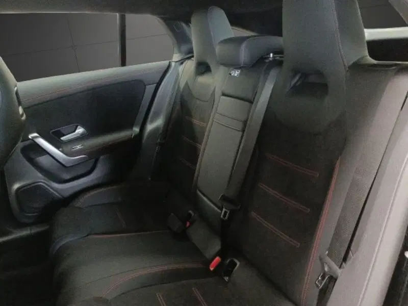 Mercedes-Benz CLA Shooting Brake usata a Novara (18)