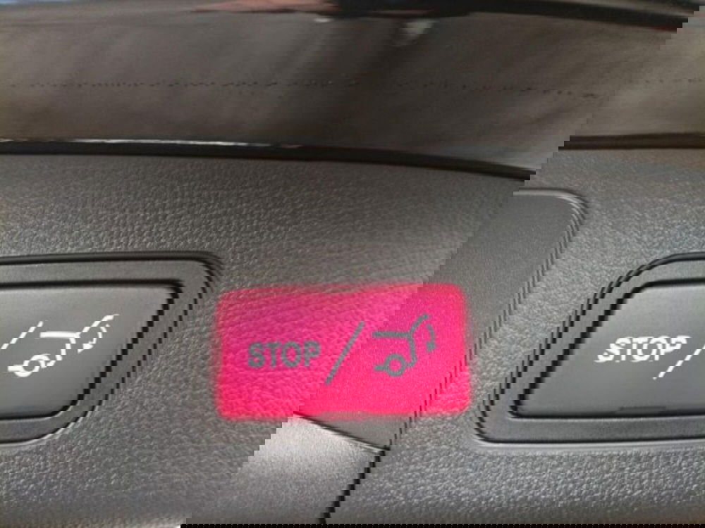 Mercedes-Benz GLA SUV usata a Novara (19)