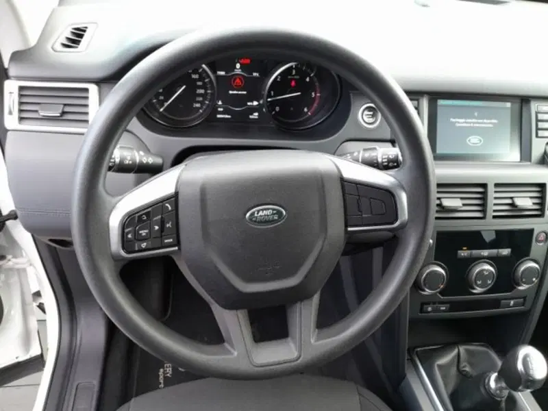 Land Rover Discovery Sport usata a Livorno (13)