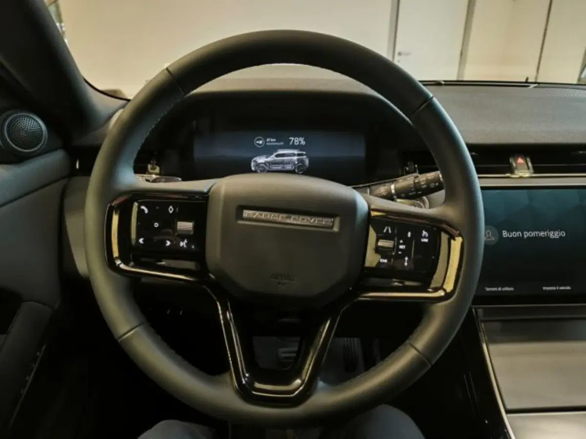 Land Rover Range Rover Evoque nuova a Livorno (16)