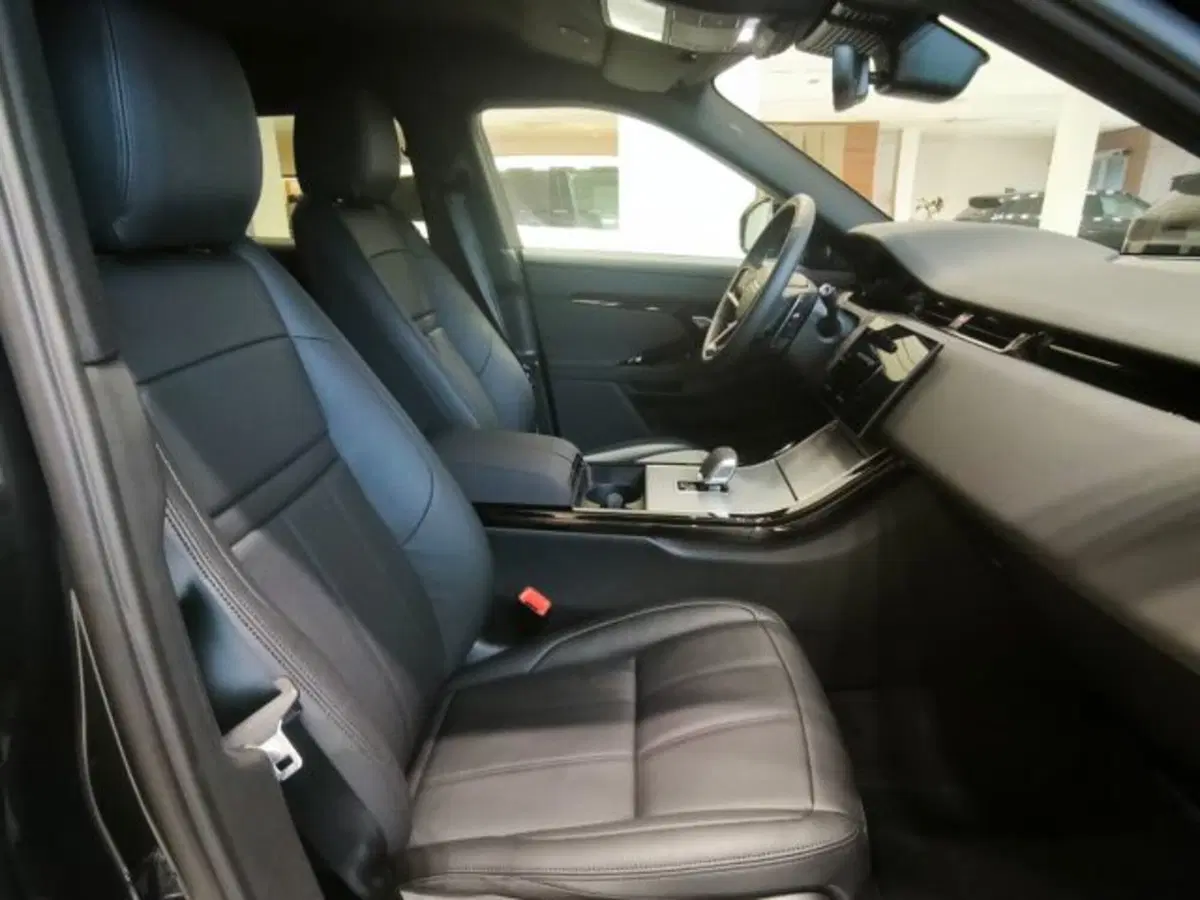 Land Rover Range Rover Evoque nuova a Livorno (3)