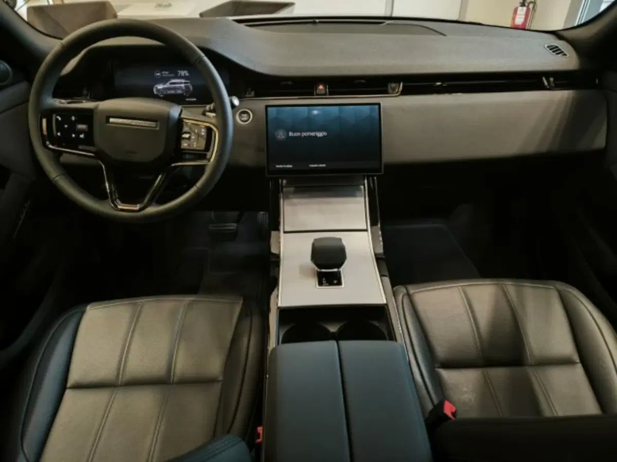 Land Rover Range Rover Evoque nuova a Livorno (4)
