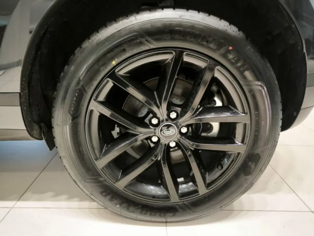 Land Rover Range Rover Evoque nuova a Livorno (9)