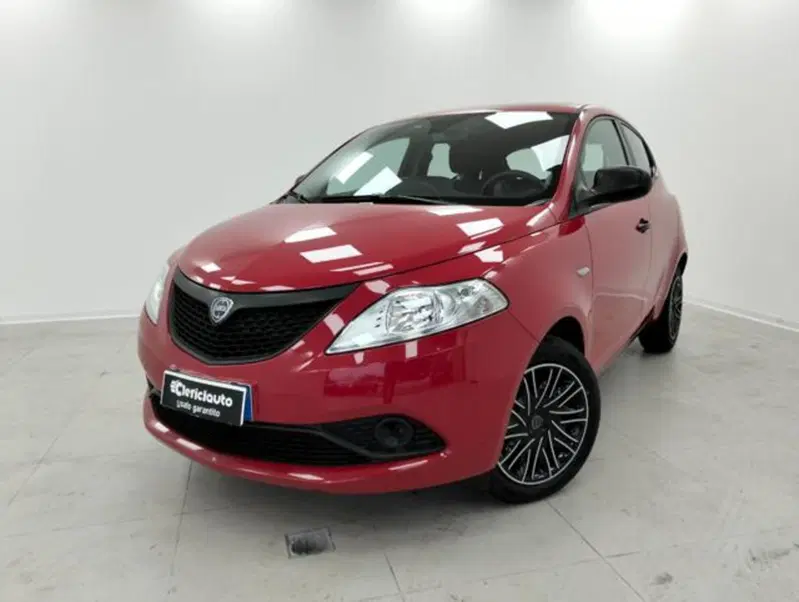 Lancia Ypsilon usata a Como