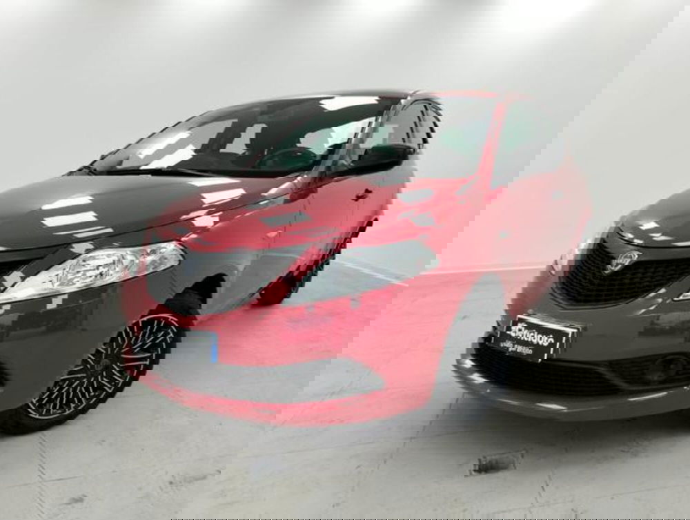 Lancia Ypsilon usata a Como