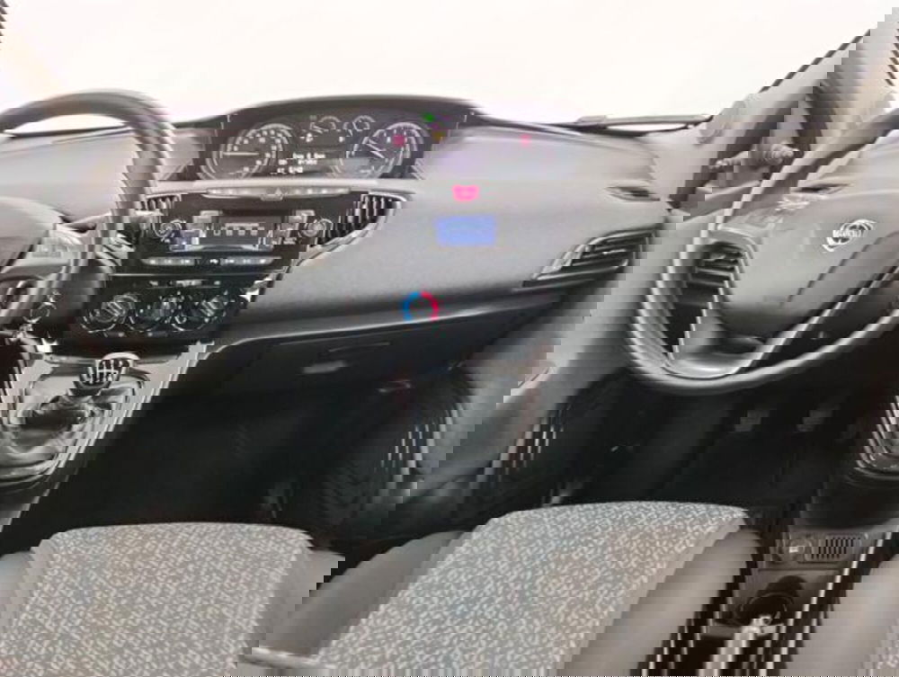 Lancia Ypsilon usata a Como (4)