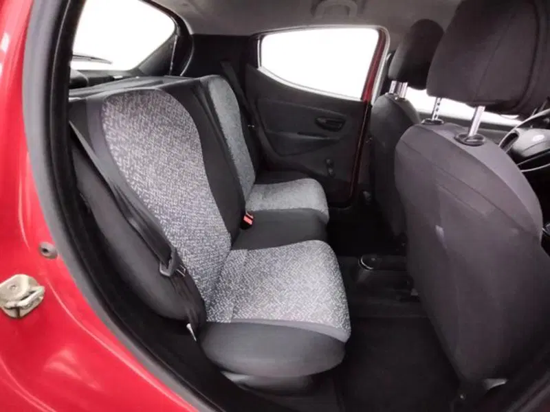 Lancia Ypsilon usata a Como (5)