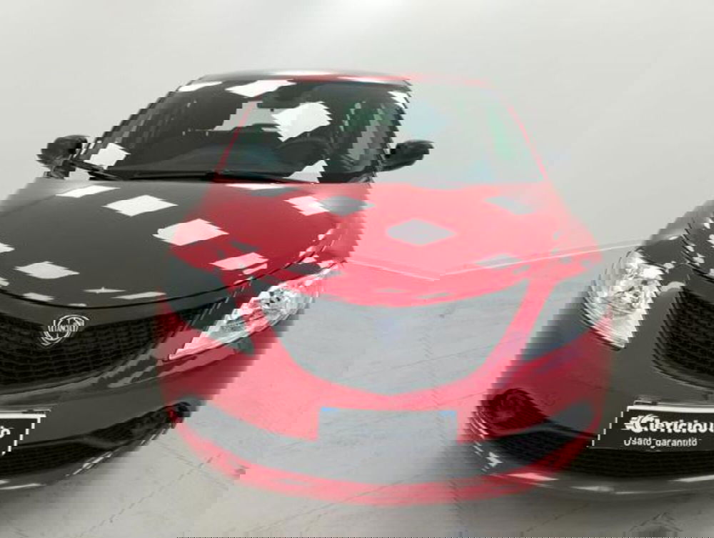 Lancia Ypsilon usata a Como (6)