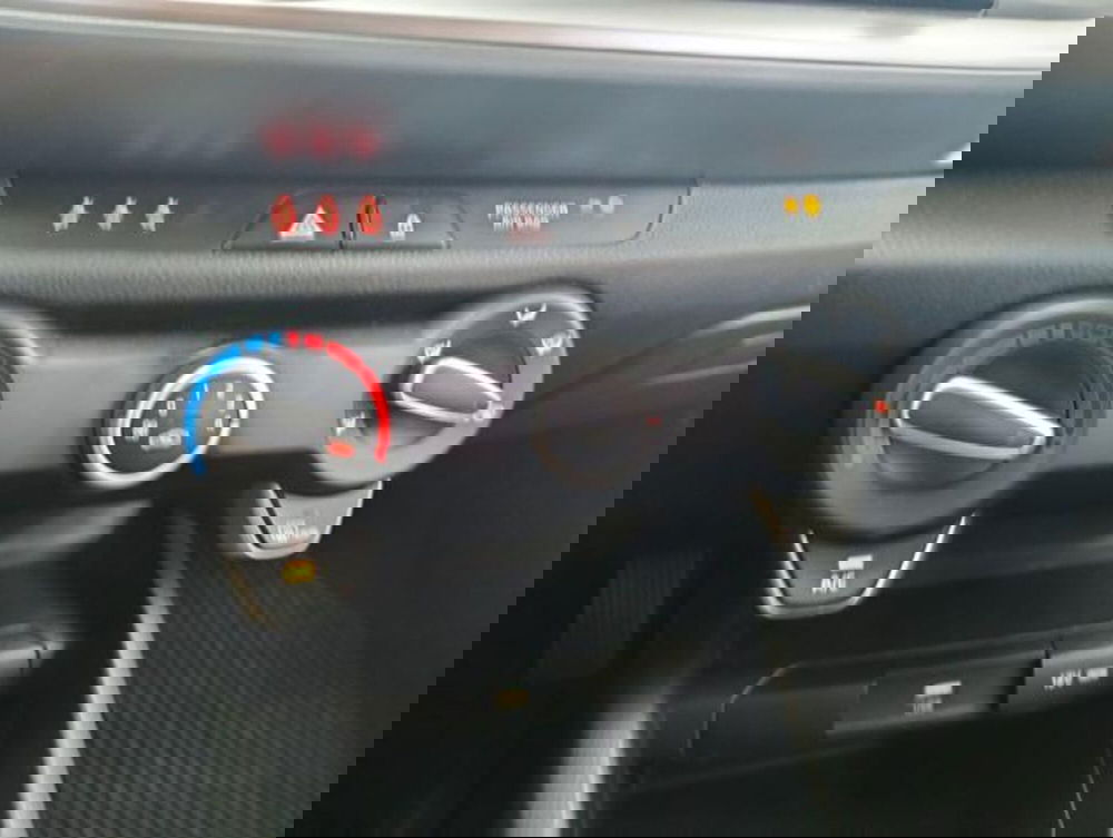 Kia Stonic usata a Como (16)