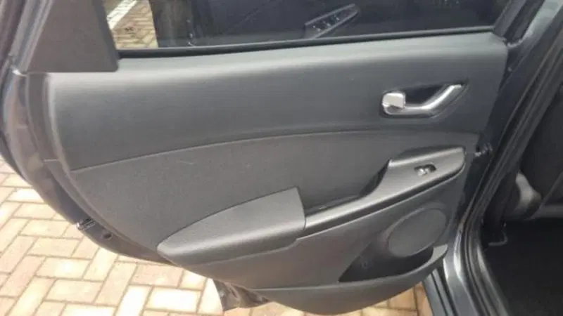 Hyundai Kona usata a Savona (15)