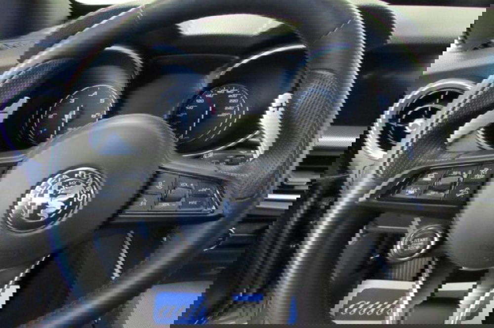 Alfa Romeo Stelvio usata a Milano (10)