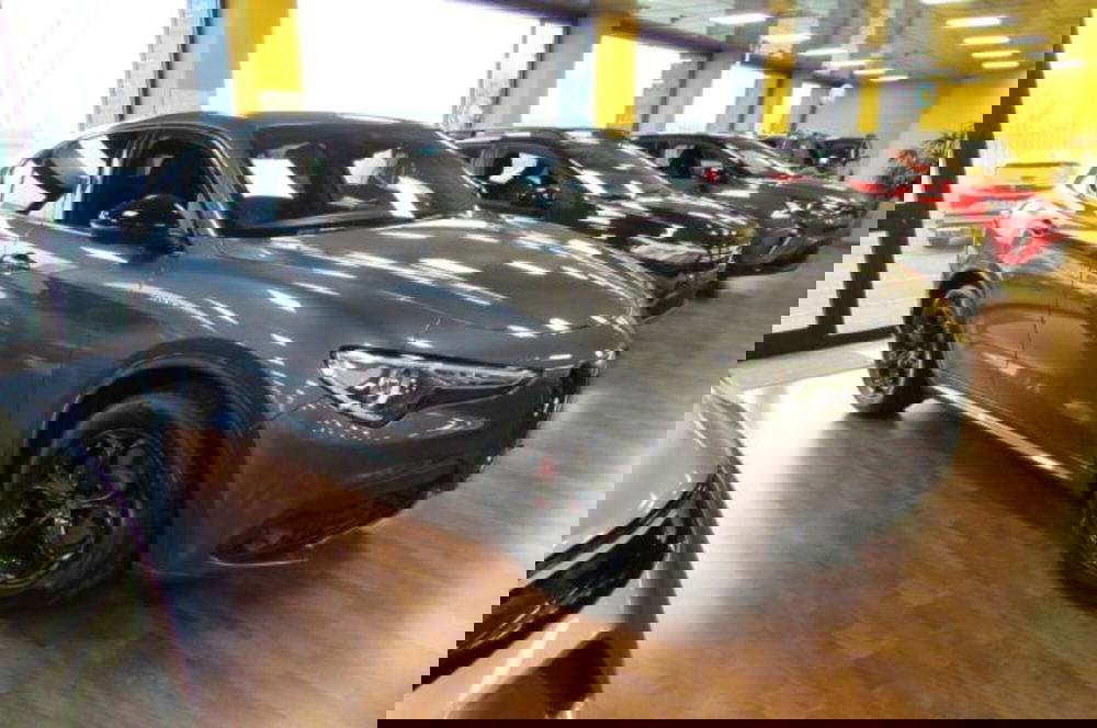 Alfa Romeo Stelvio usata a Milano (2)