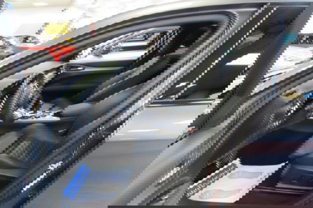 Alfa Romeo Stelvio usata a Milano (6)