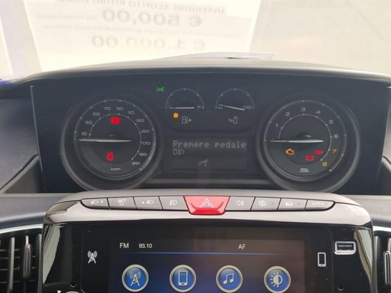 Lancia Ypsilon nuova a Salerno (11)