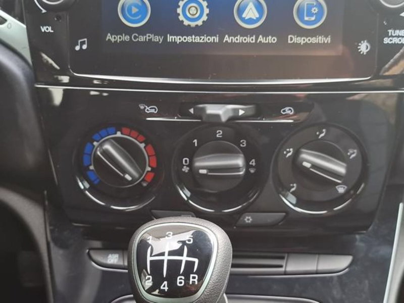 Lancia Ypsilon nuova a Salerno (18)