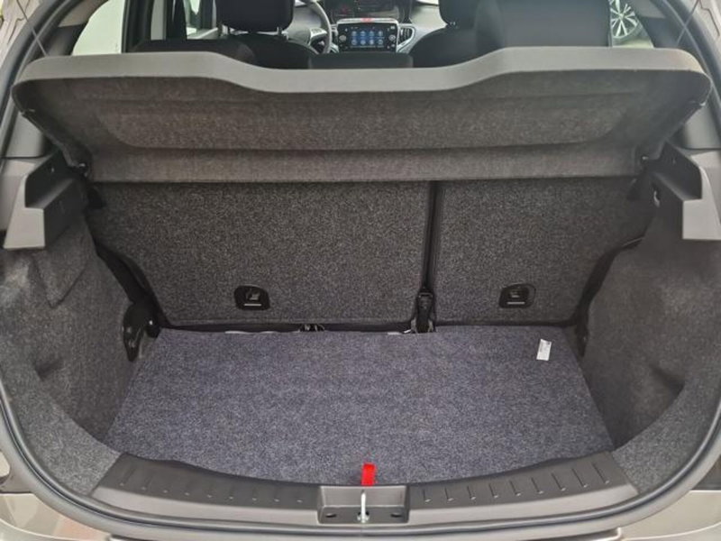 Lancia Ypsilon nuova a Salerno (19)