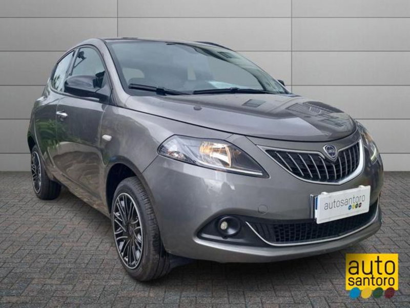 Lancia Ypsilon nuova a Salerno (2)