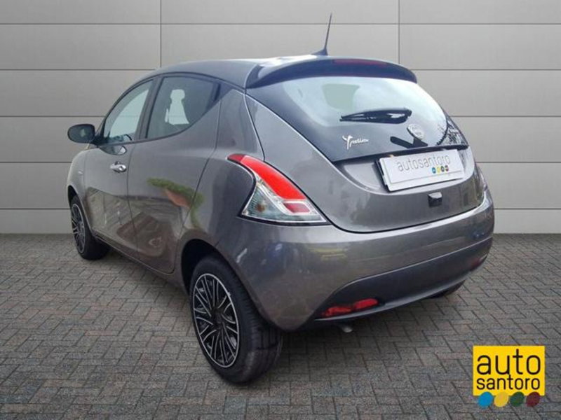 Lancia Ypsilon nuova a Salerno (4)