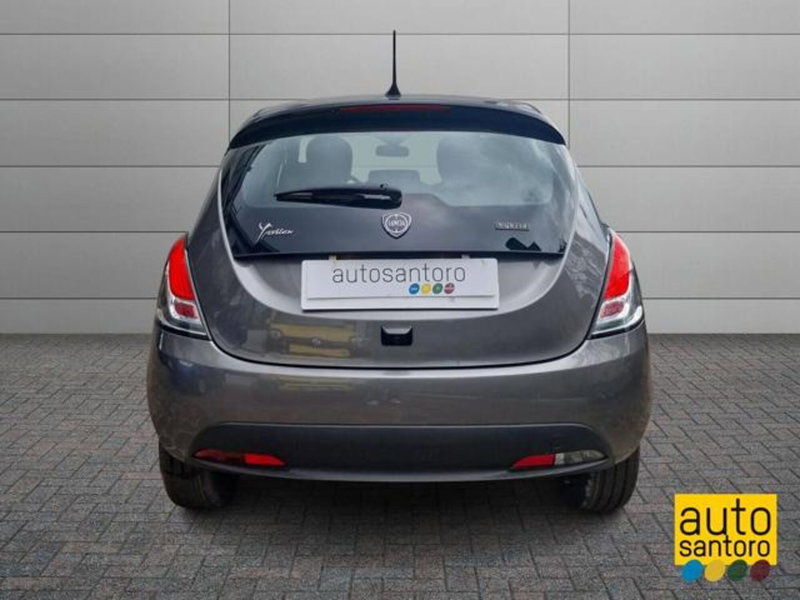 Lancia Ypsilon nuova a Salerno (6)