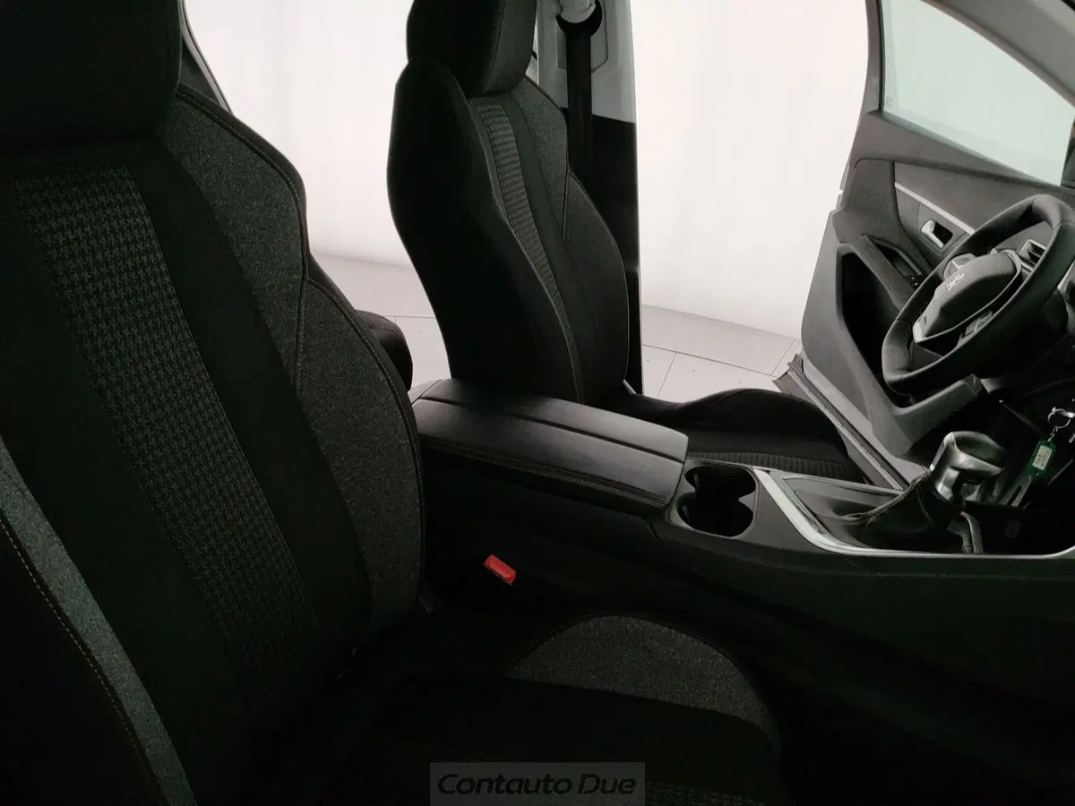 Peugeot 3008 usata a Caserta (15)