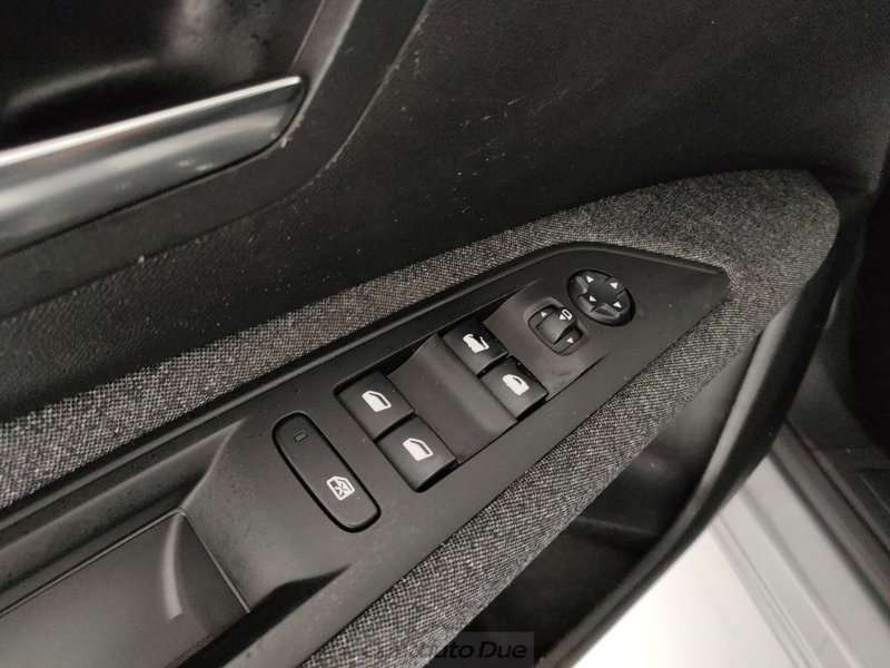 Peugeot 3008 usata a Caserta (19)