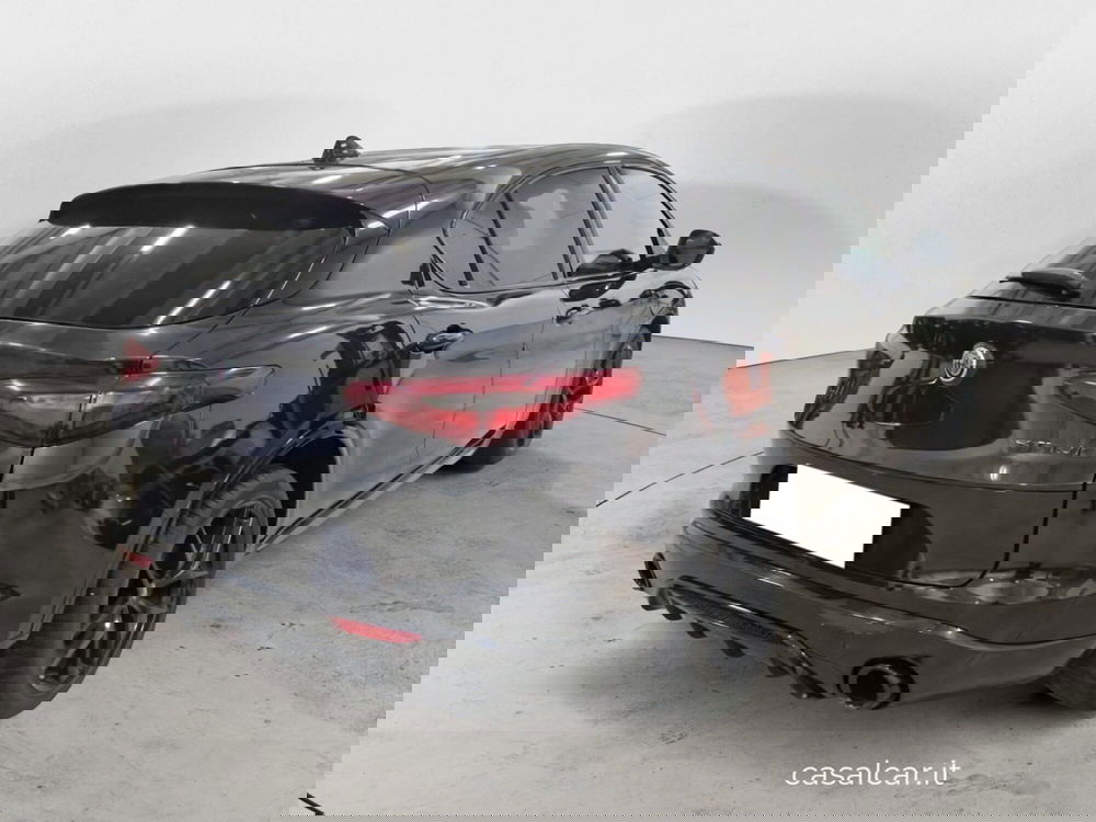 Alfa Romeo Stelvio usata a Salerno (3)