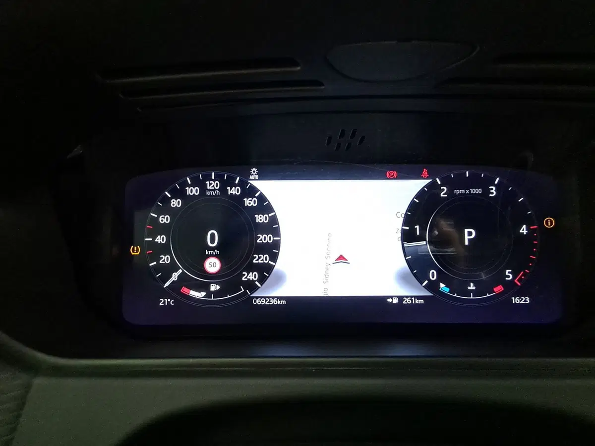 Land Rover Range Rover Velar usata a Catania (10)