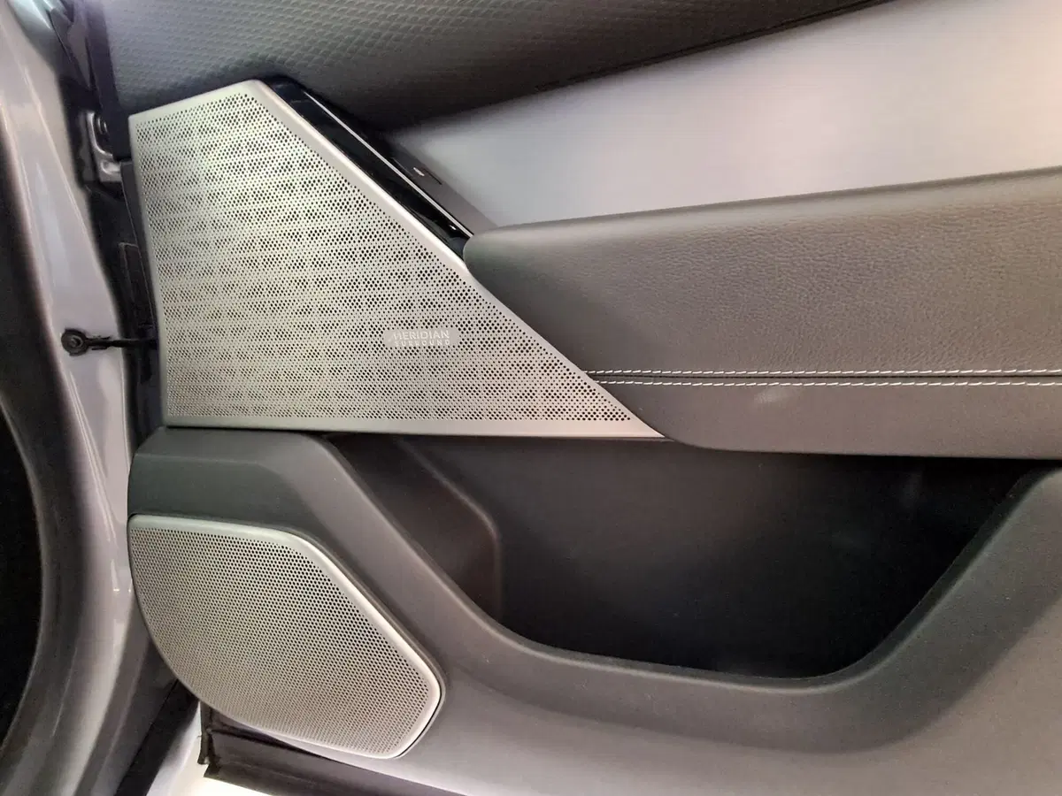 Land Rover Range Rover Velar usata a Catania (11)