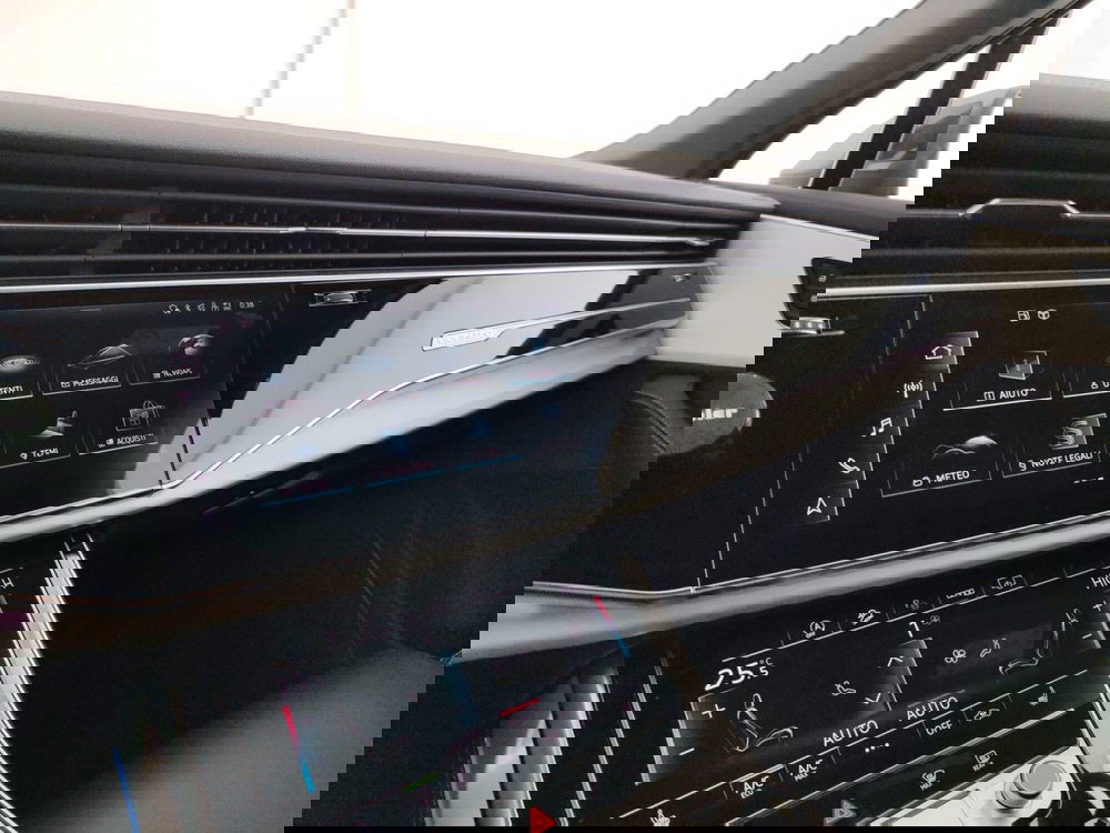 Audi Q7 usata a Massa-Carrara (15)