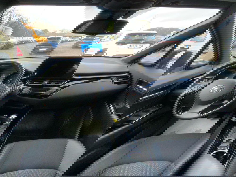 Toyota Toyota C-HR usata a Perugia (13)