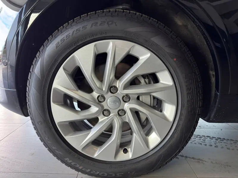 Land Rover Discovery usata a Alessandria (9)