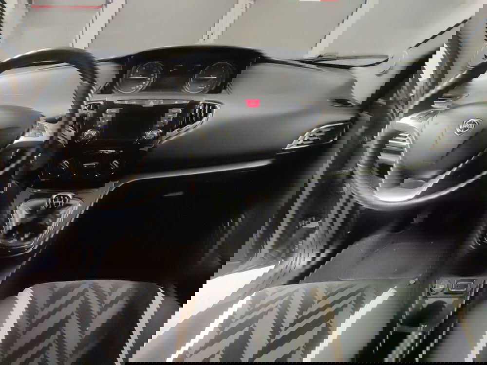 Lancia Ypsilon usata a Arezzo (11)