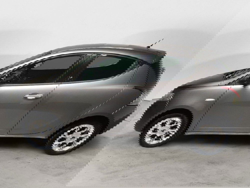 Lancia Ypsilon usata a Arezzo (7)