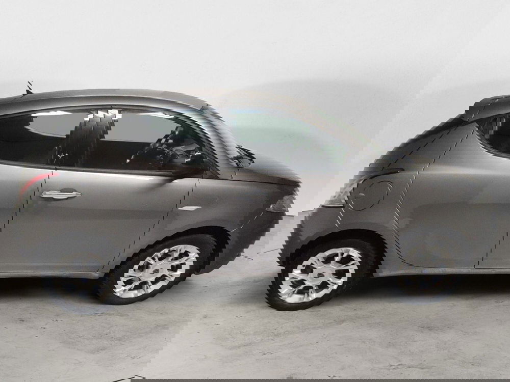 Lancia Ypsilon usata a Arezzo (8)