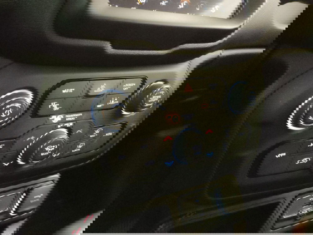 Jeep Renegade usata a Varese (16)