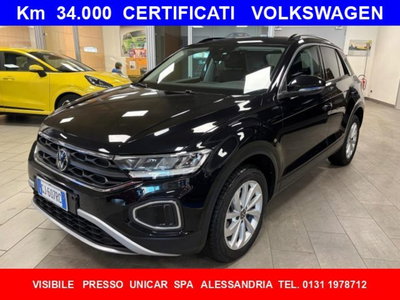 Volkswagen T-Roc 1.5 tsi Life del 2022 usata a Alba