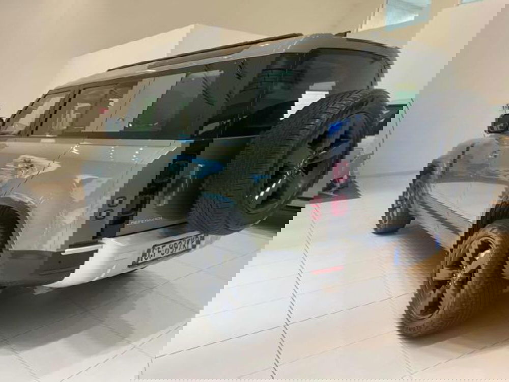 Land Rover Defender usata a Lucca (5)