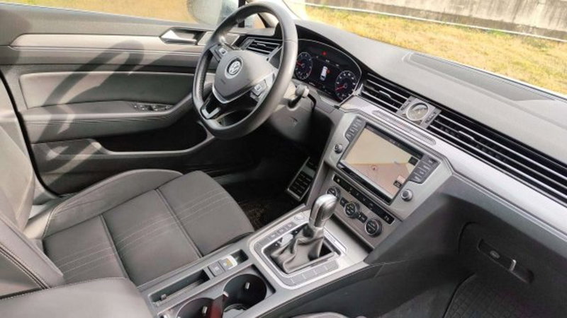 Volkswagen Passat Variant usata a Como (10)