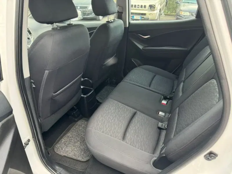 Hyundai ix20 usata a Macerata (9)