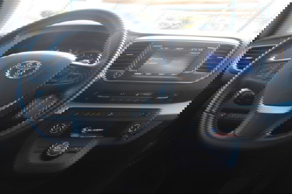 Toyota Proace Verso usata a Roma (13)