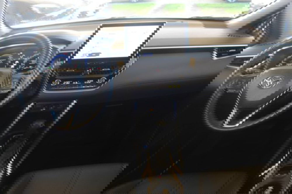 Toyota Corolla Cross Hybrid usata a Roma (17)