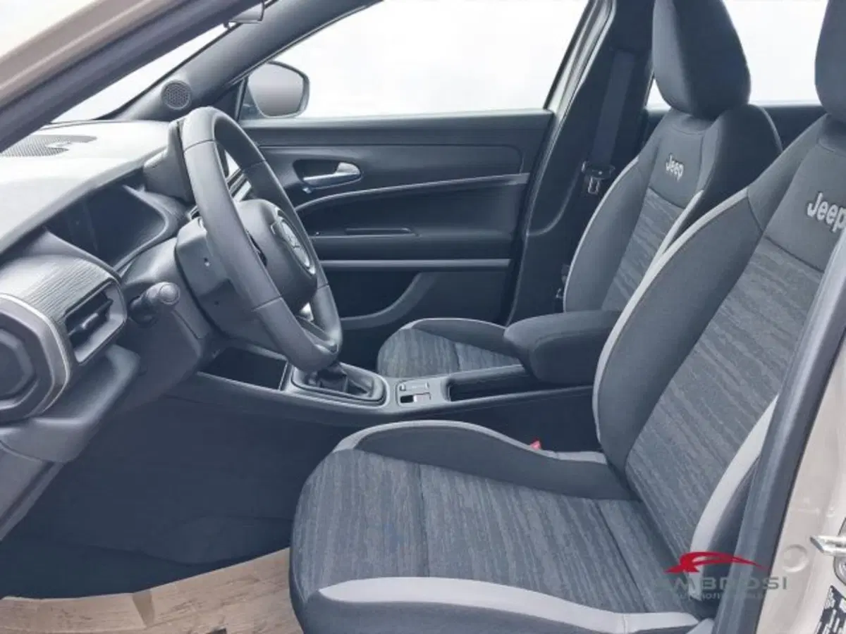Jeep Avenger nuova a Perugia (10)