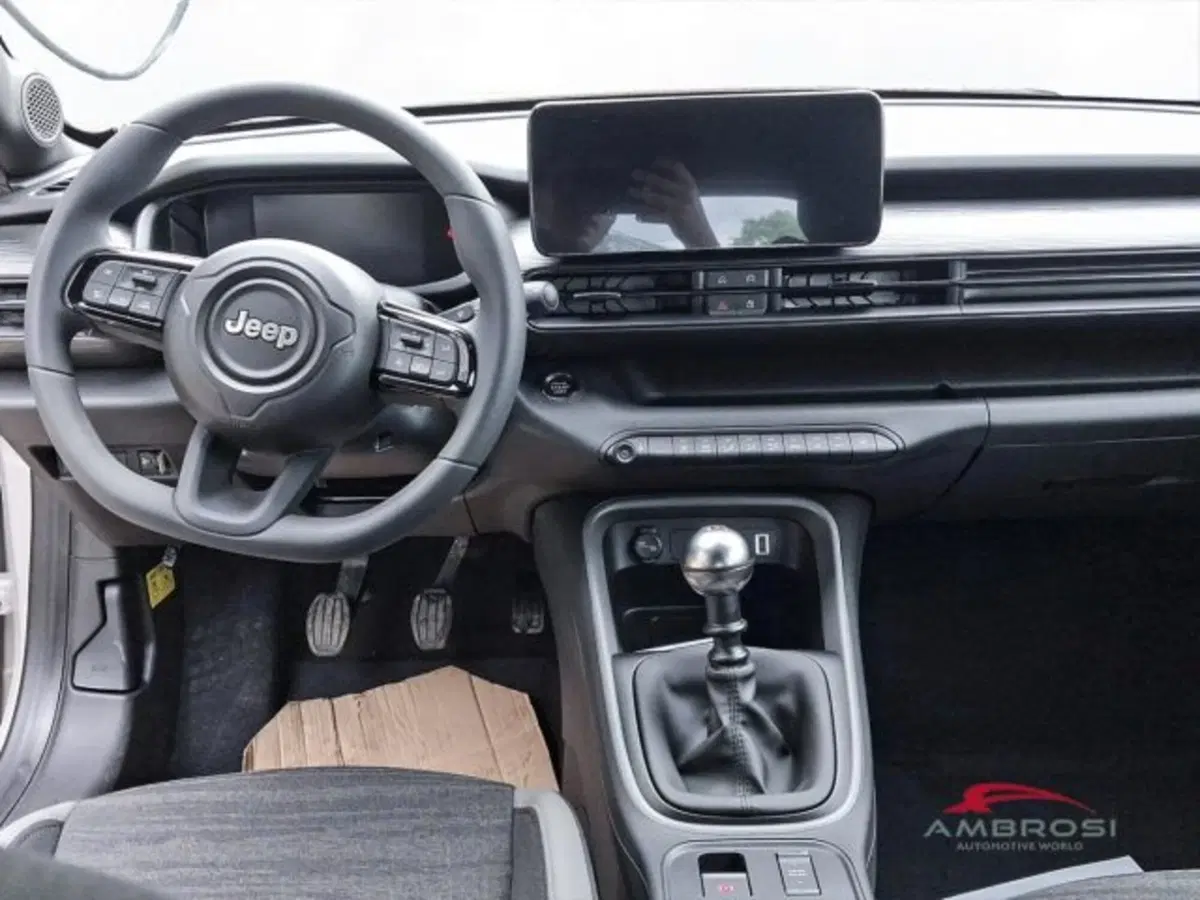 Jeep Avenger nuova a Perugia (15)