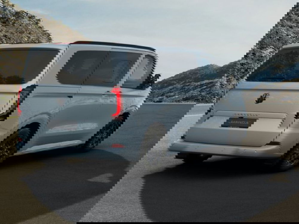 Volkswagen Veicoli Commerciali Caravelle nuova a Vicenza (5)